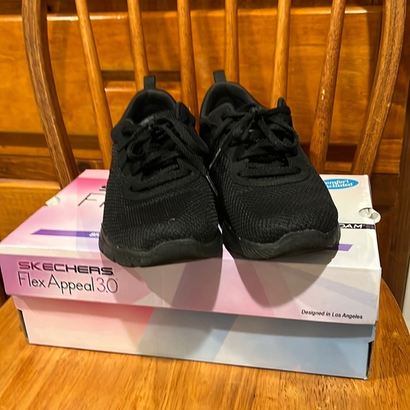 Skechers Flex Appeal 3.0 With Air-Cooled Memory Foam - Picture 3 of 12
